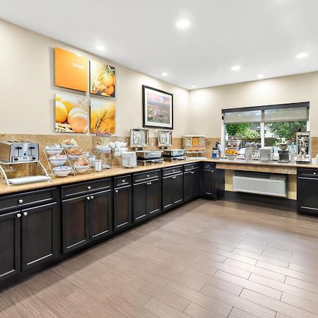 Comfort Suites Portland Airport Екстер'єр фото