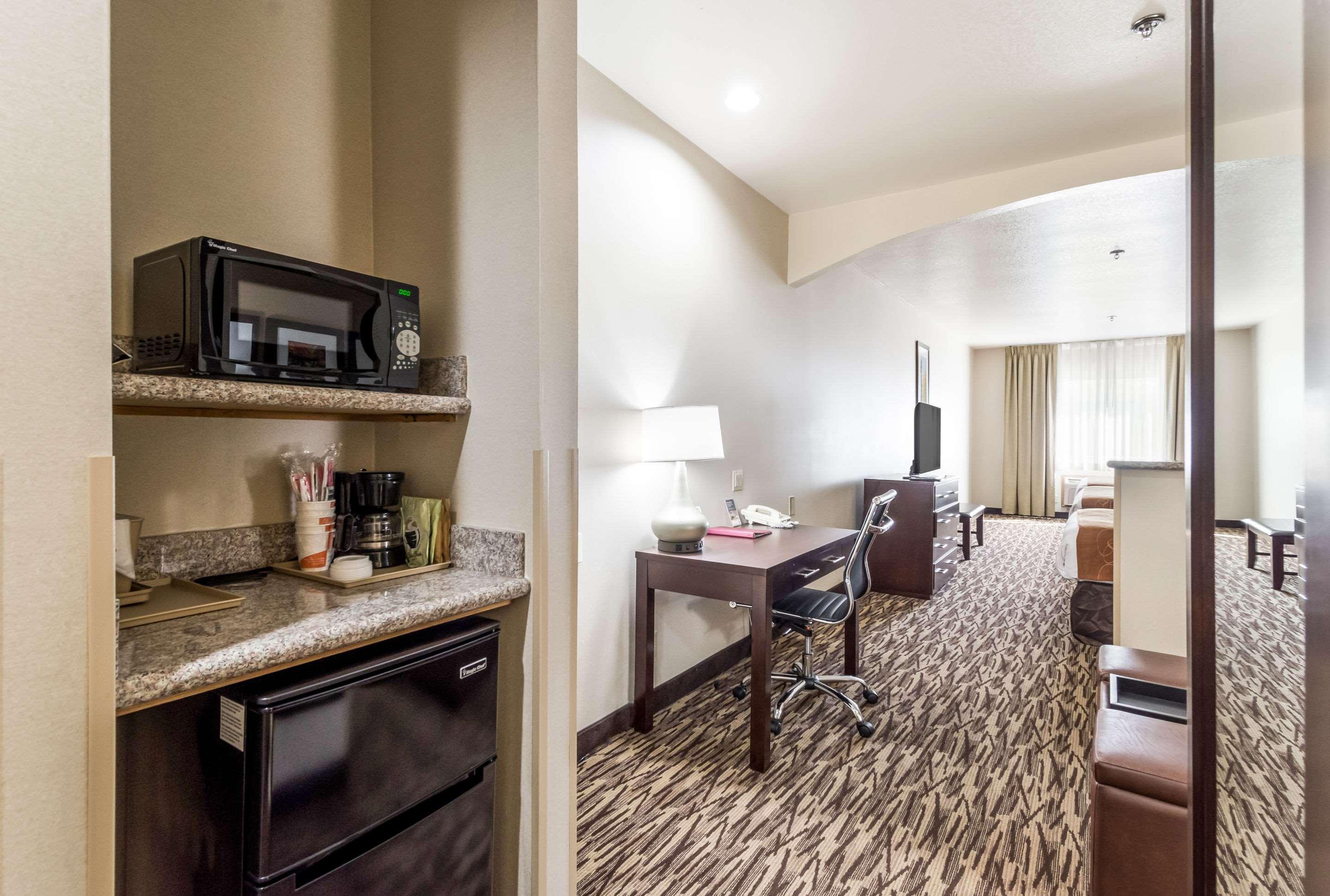 Comfort Suites Portland Airport Екстер'єр фото