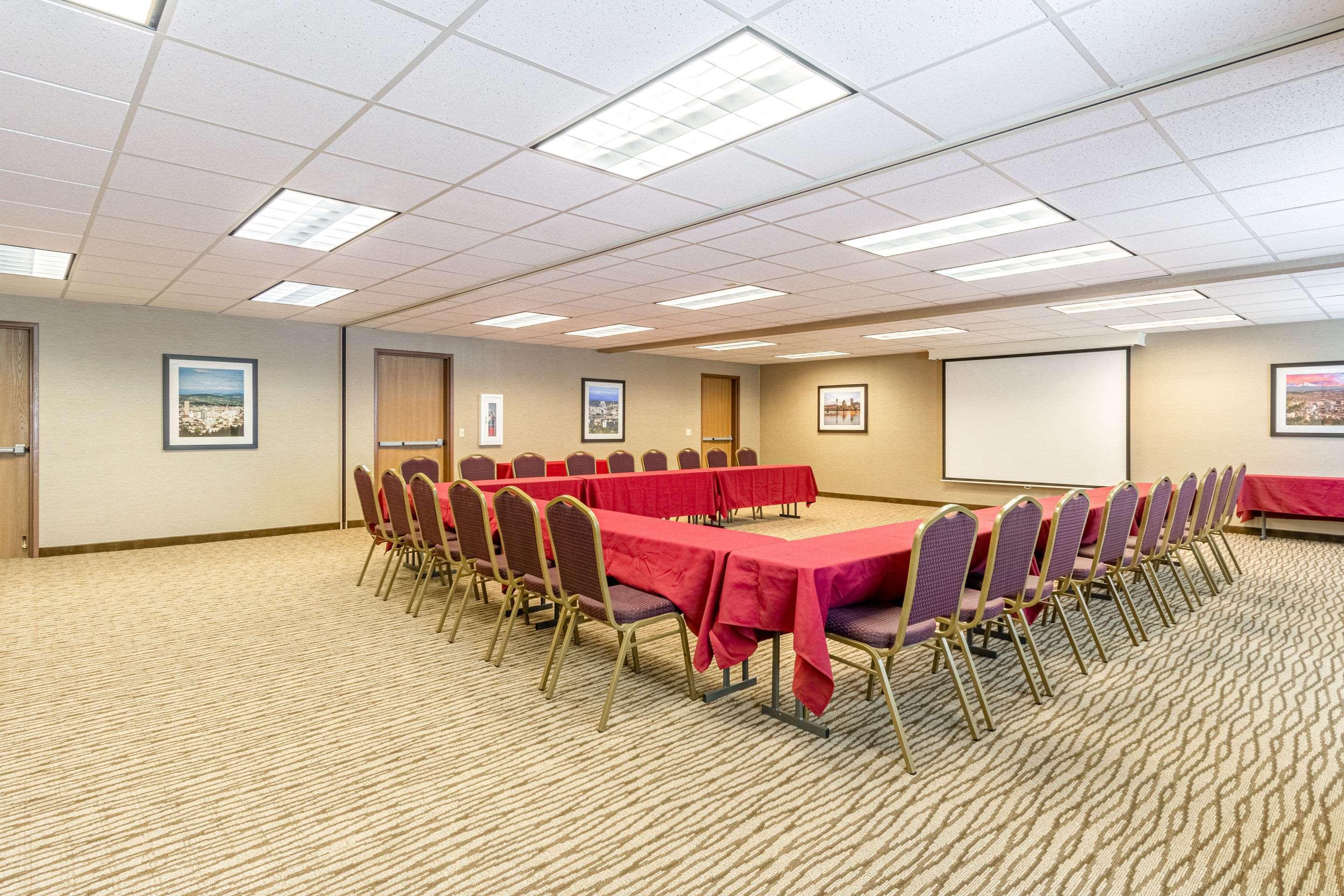 Comfort Suites Portland Airport Екстер'єр фото