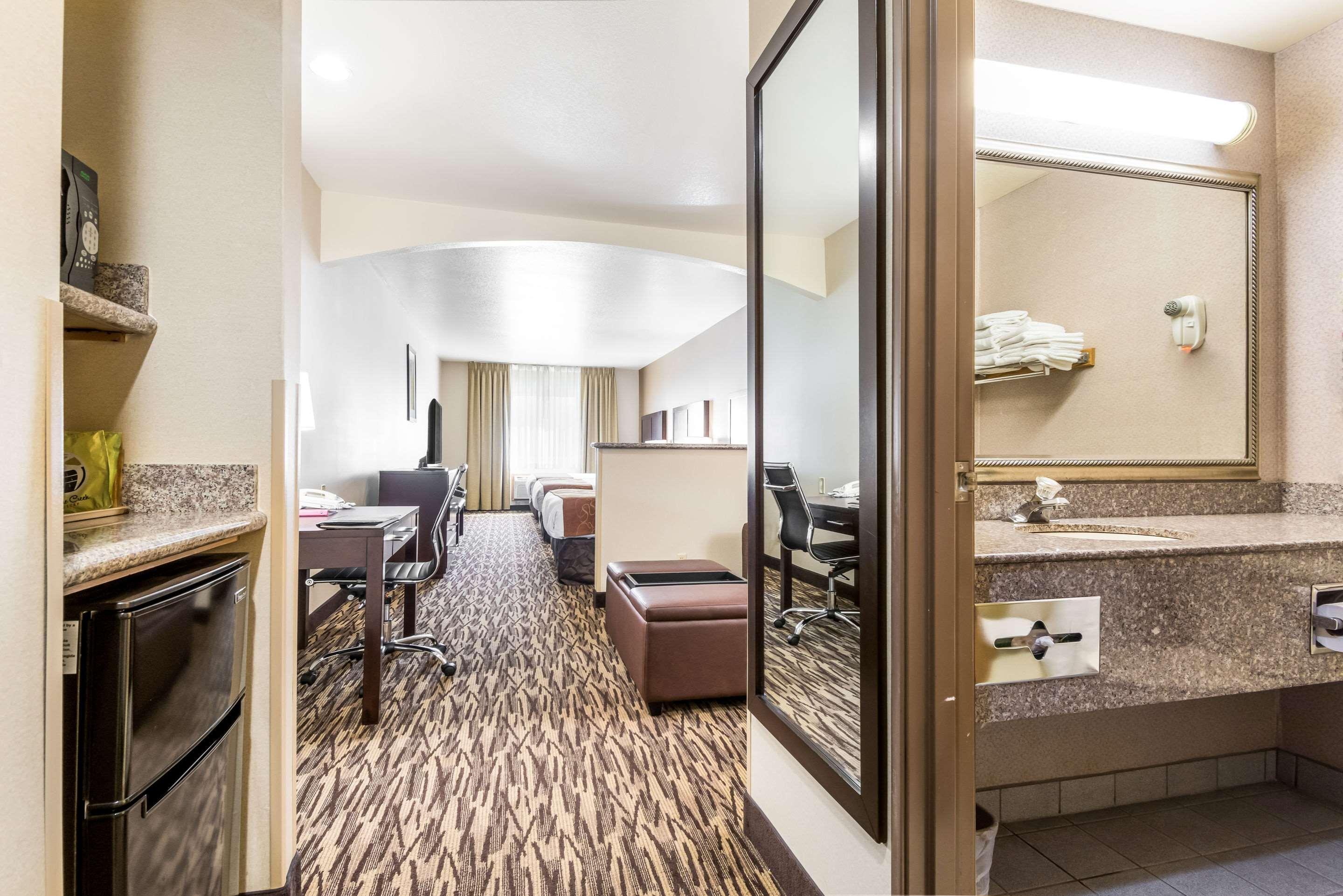 Comfort Suites Portland Airport Екстер'єр фото