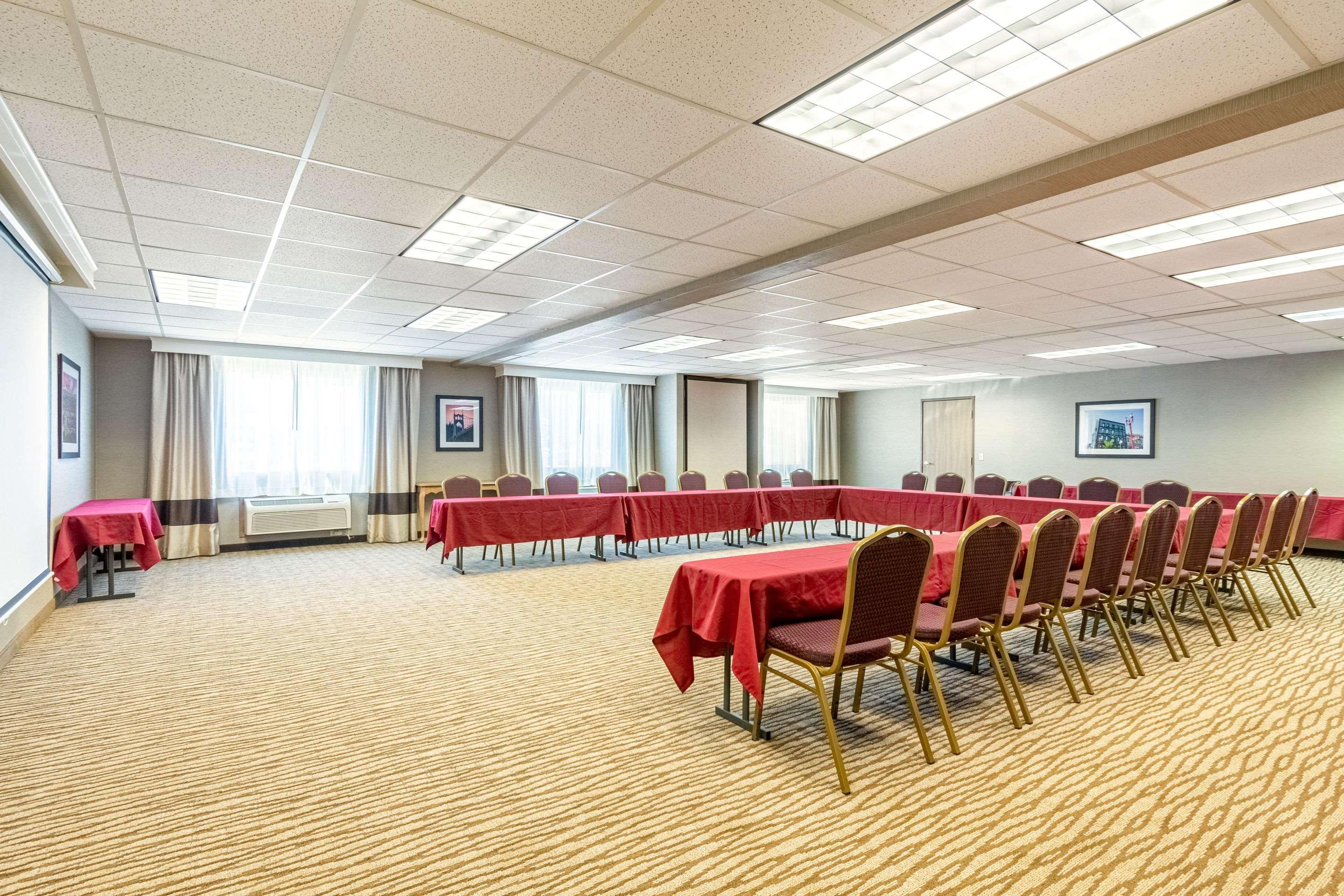 Comfort Suites Portland Airport Екстер'єр фото