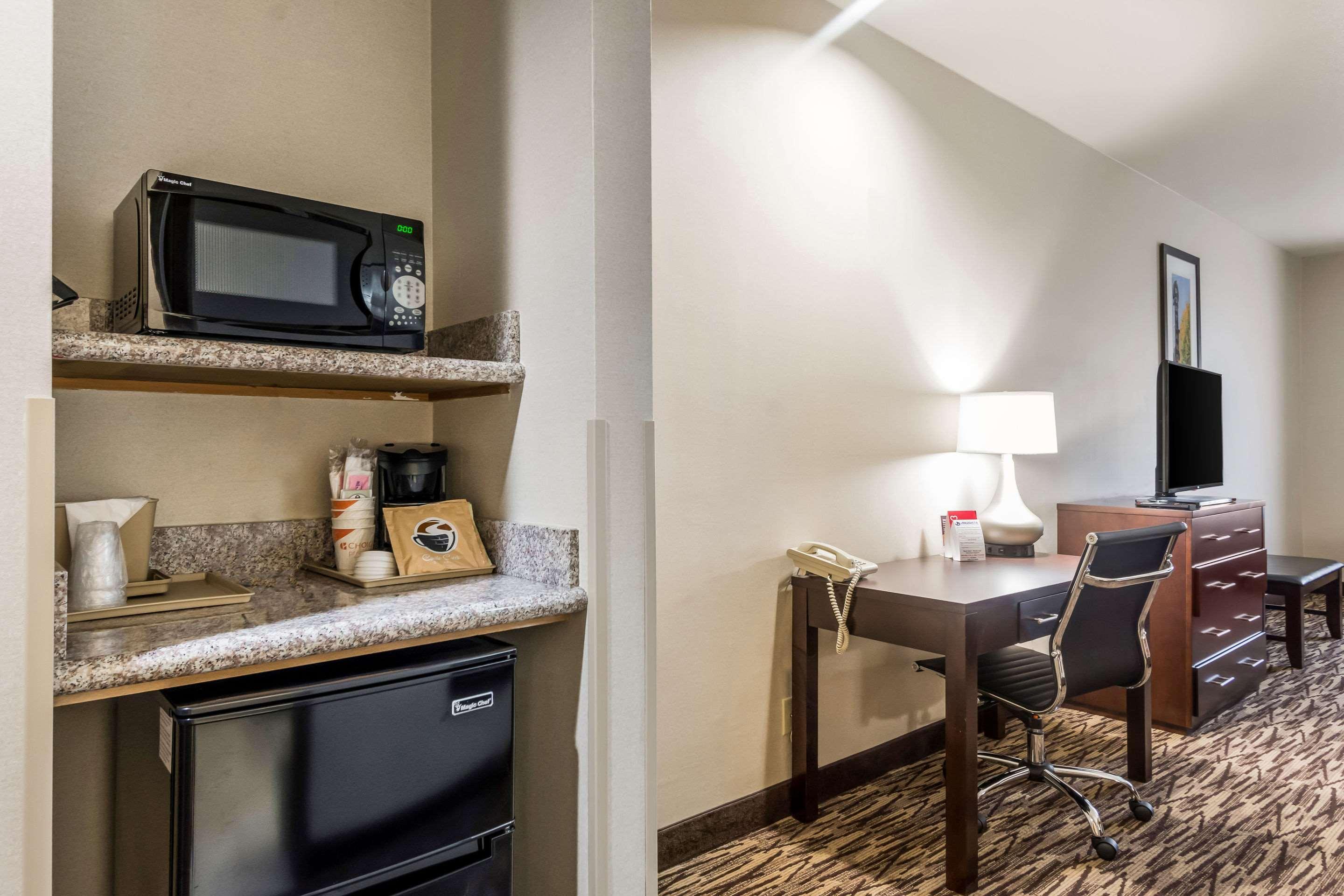 Comfort Suites Portland Airport Екстер'єр фото