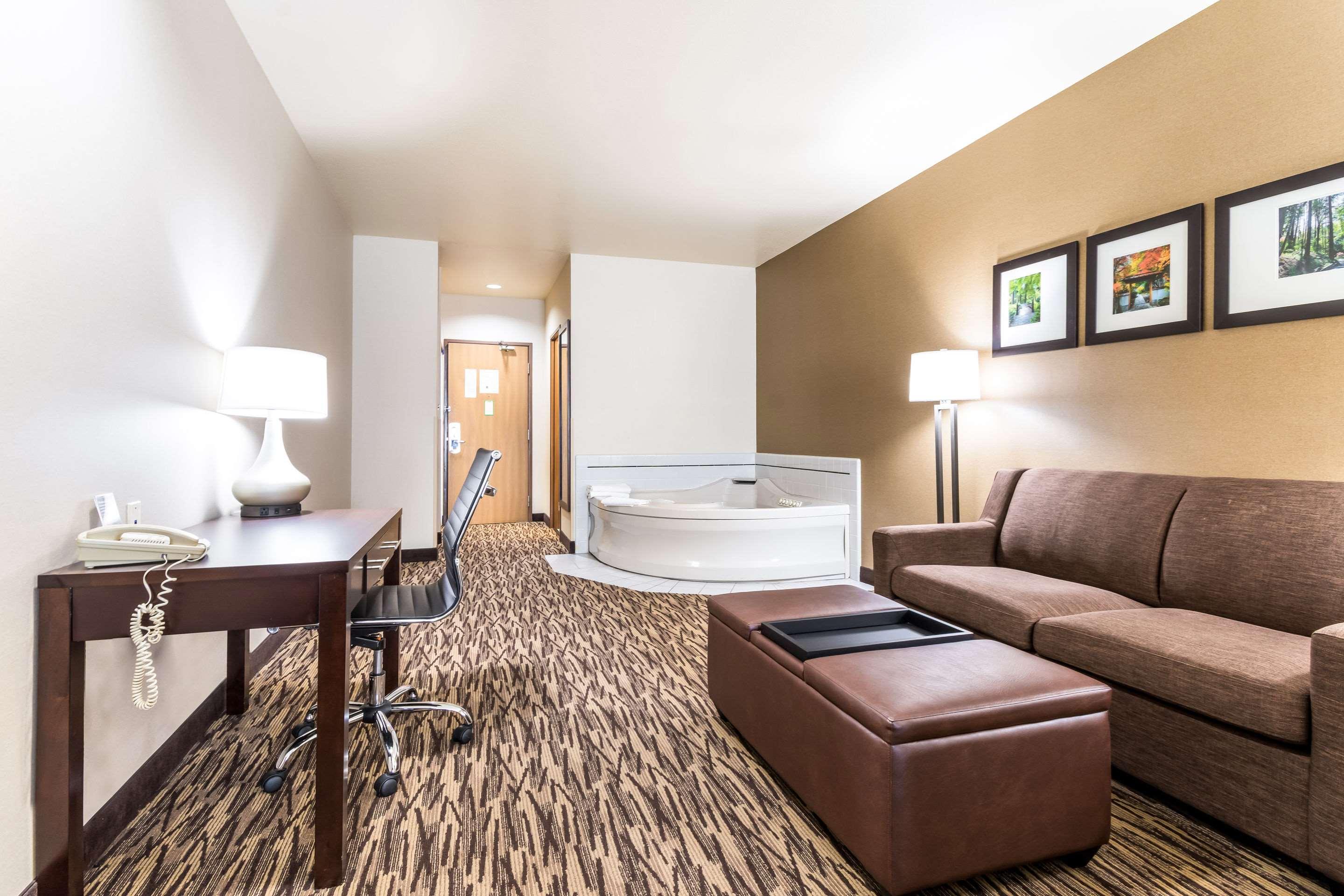 Comfort Suites Portland Airport Екстер'єр фото