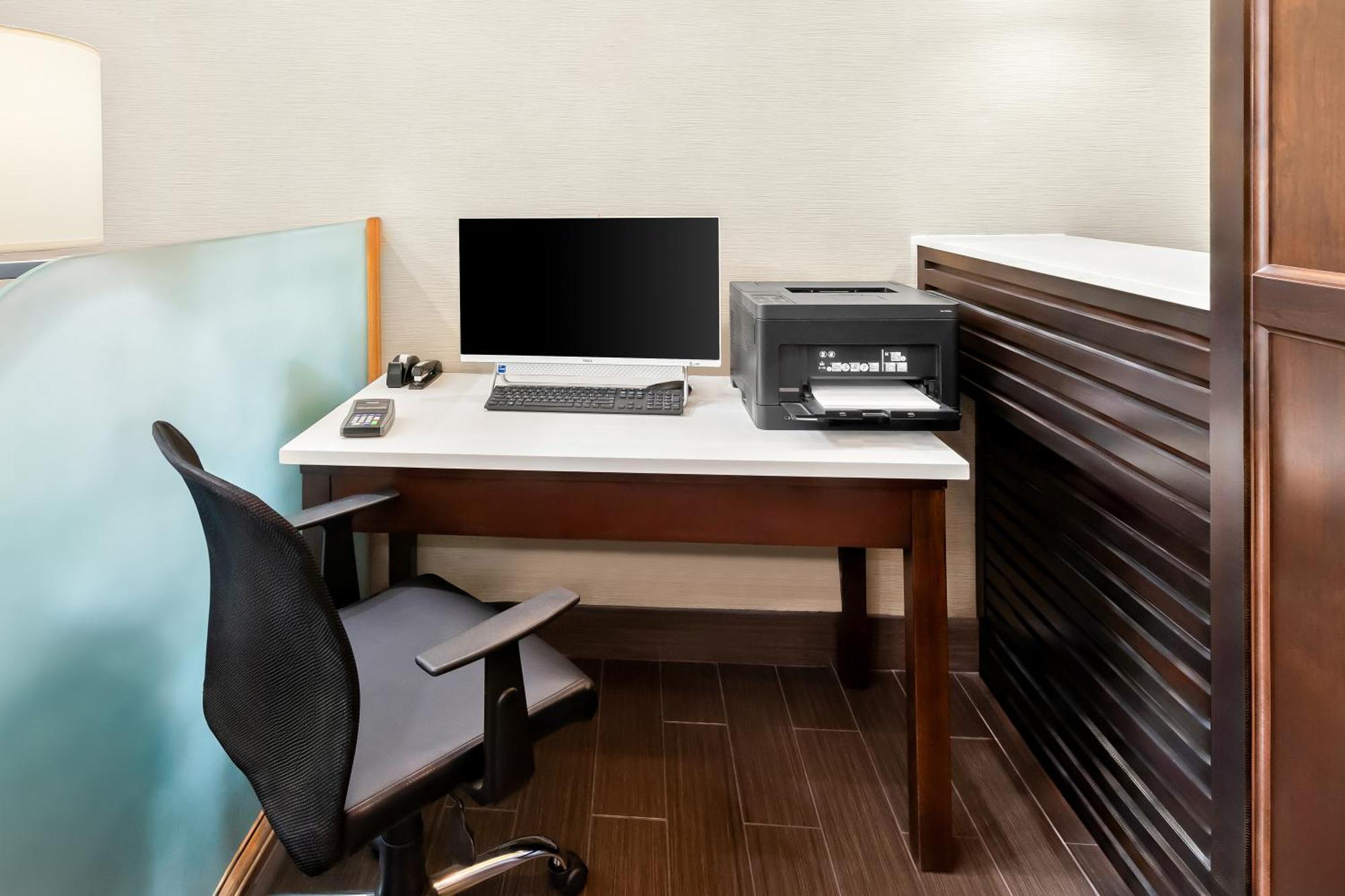 Comfort Suites Portland Airport Екстер'єр фото