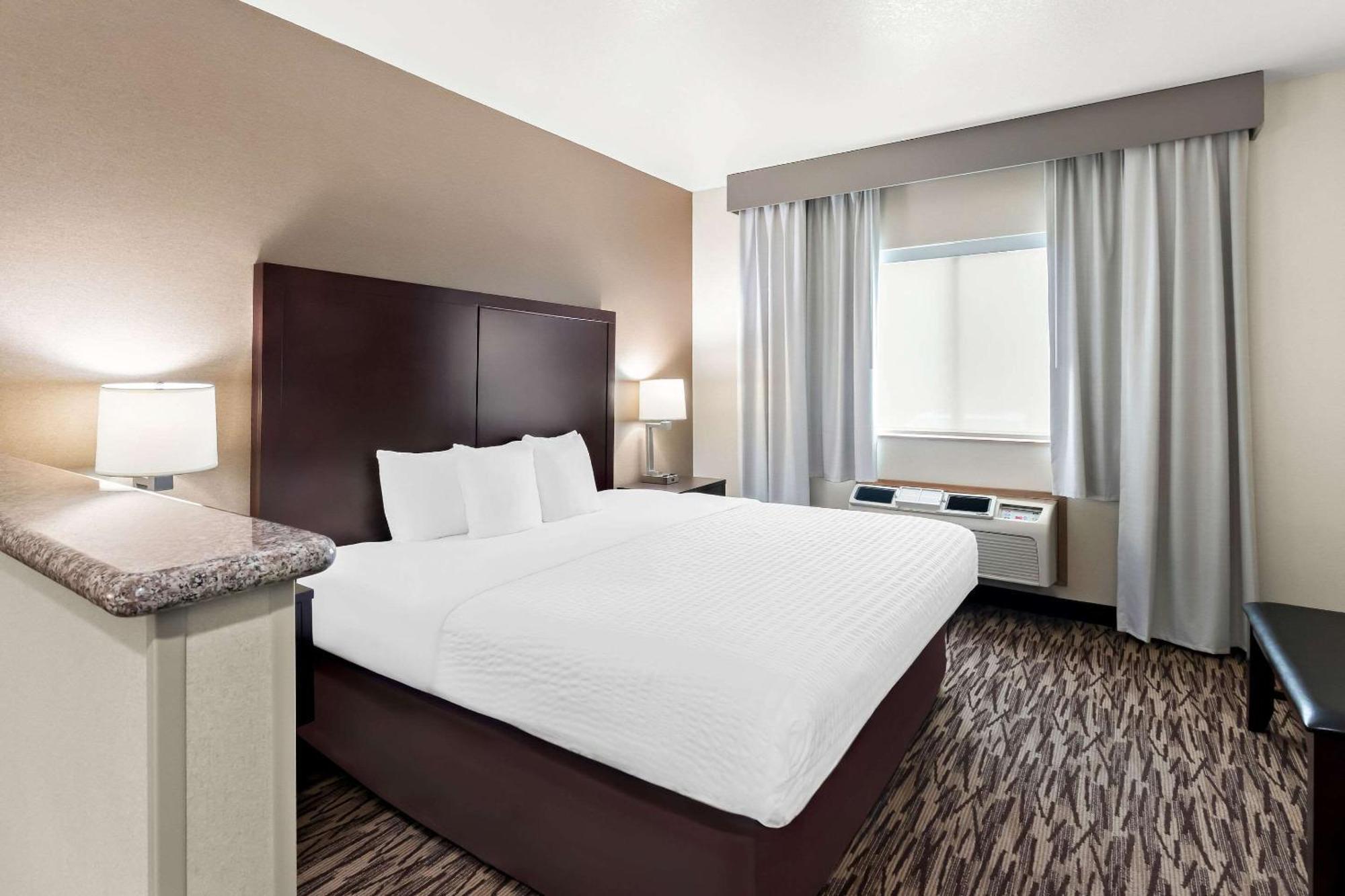 Comfort Suites Portland Airport Екстер'єр фото